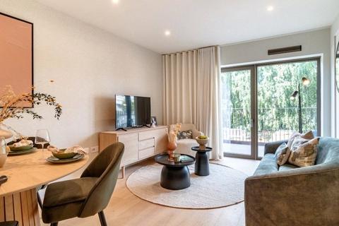 2 bedroom flat for sale, Royal Crest Avenue, London, E16