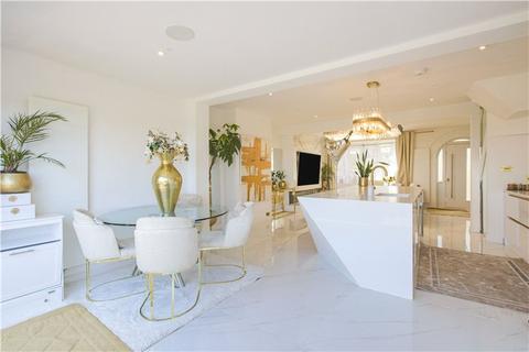 4 bedroom terraced house for sale, Moordown, London, SE18