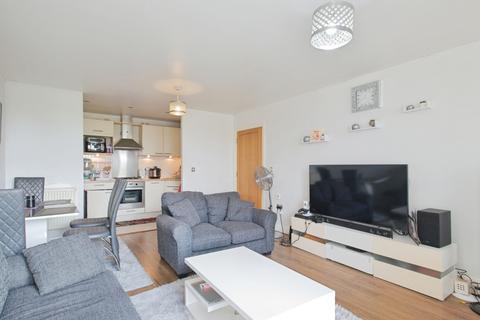 2 bedroom flat for sale, Warrior Close, London, SE28