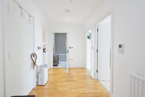 2 bedroom flat for sale, Wellington Street, London, SE18