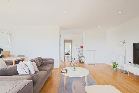 2 bedroom flat for sale, Wellington Street, London, SE18