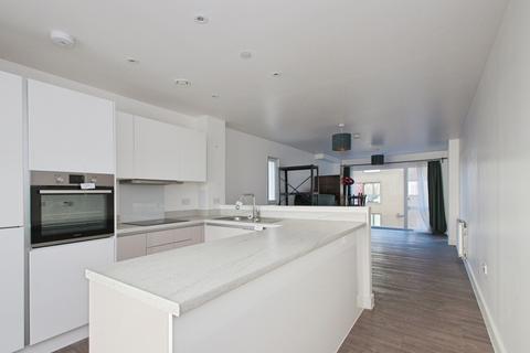 2 bedroom flat for sale, Peartree Way, London, SE10