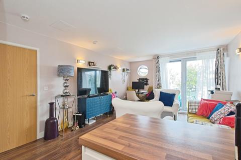 2 bedroom flat for sale, Merbury Close, London, SE28