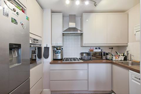 2 bedroom flat for sale, Merbury Close, London, SE28