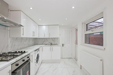 4 bedroom terraced house for sale, Ingledew Road, London, SE18
