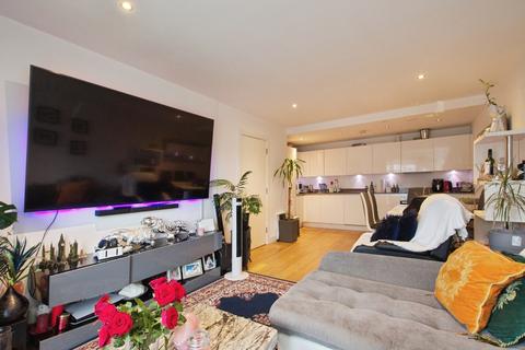 2 bedroom flat for sale, Love Lane, London, SE18