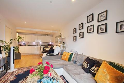 2 bedroom flat for sale, Love Lane, London, SE18
