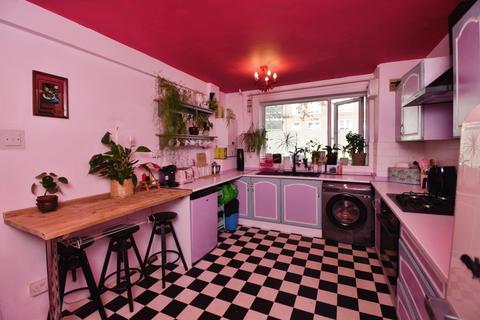 3 bedroom maisonette for sale, Kingsman Street, LONDON, London, SE18