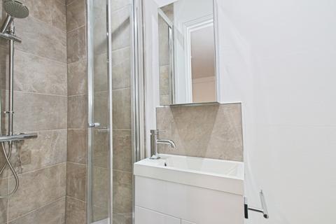 3 bedroom maisonette for sale, Brookhill Road, London, SE18