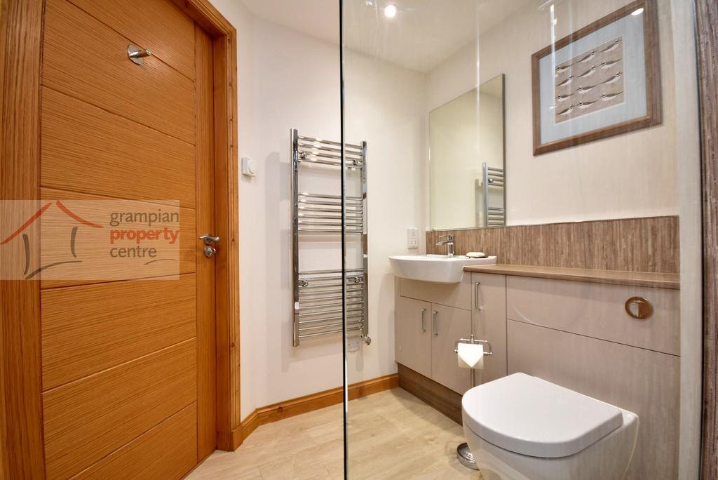 Shower room 2 .JPG