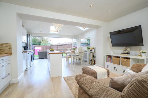 3 bedroom end of terrace house for sale, Normanhurst Road, Walton-on-Thames, KT12
