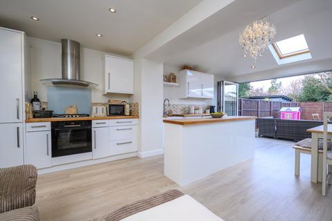 3 bedroom end of terrace house for sale, Normanhurst Road, Walton-on-Thames, KT12