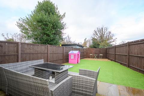 3 bedroom end of terrace house for sale, Normanhurst Road, Walton-on-Thames, KT12