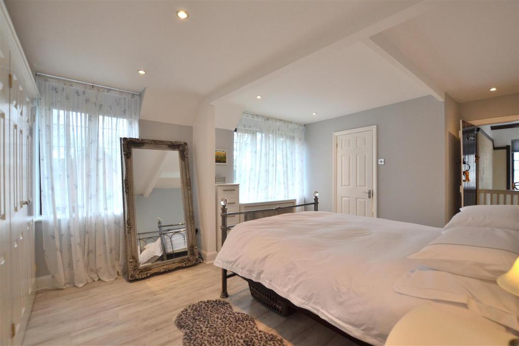 Bedroom One 1.JPG