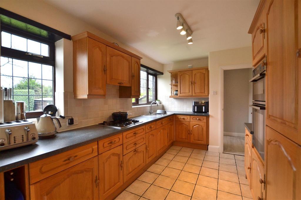 Kitchen 1.JPG