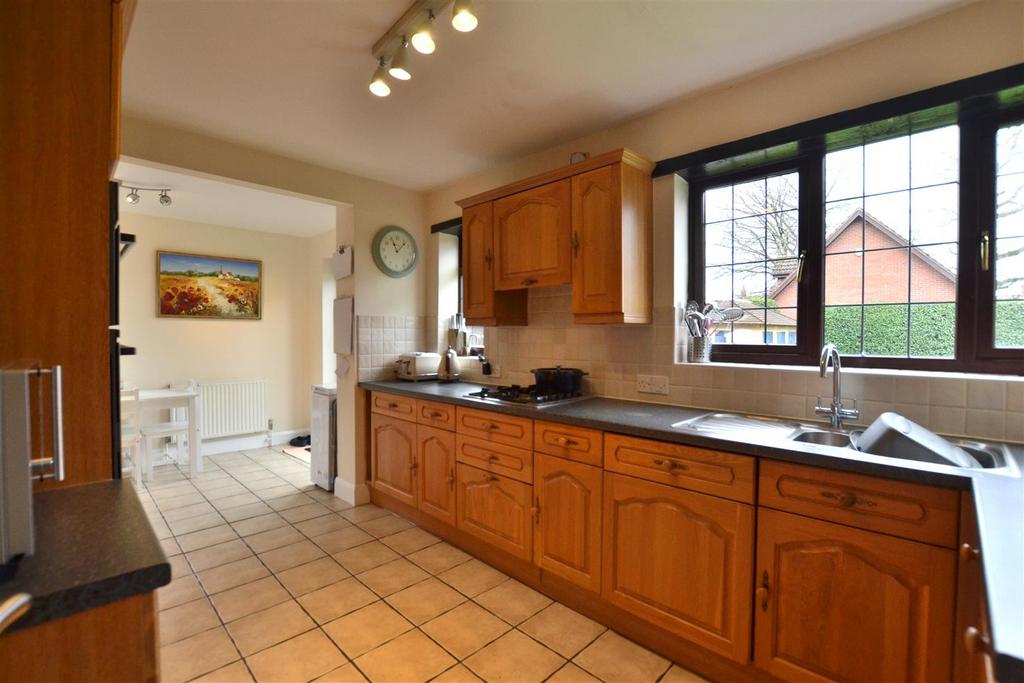 Kitchen.JPG