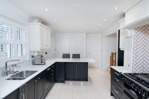 4 bedroom detached house for sale, Wetherby Road., Leeds. LS14