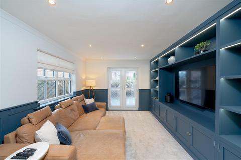 4 bedroom detached house for sale, Wetherby Road., Leeds. LS14