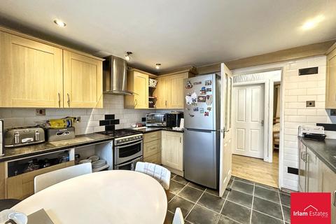 3 bedroom flat for sale, Moss Meadow Road, Carrington House, M6