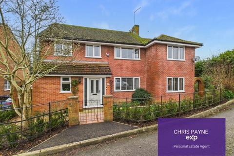 4 bedroom detached house for sale, Grange Crescent, Tenterden TN30