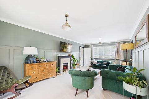4 bedroom detached house for sale, Grange Crescent, Tenterden TN30