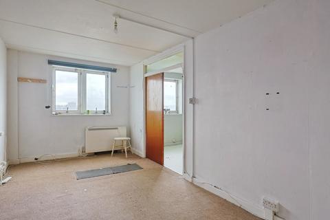 2 bedroom flat for sale, Arthur Court, Charlotte Despard Avenue, London, SW11