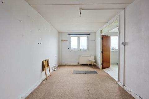2 bedroom flat for sale, Arthur Court, Charlotte Despard Avenue, London, SW11