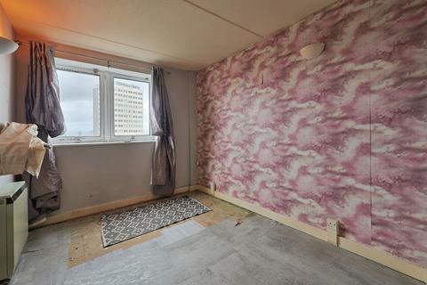2 bedroom flat for sale, Arthur Court, Charlotte Despard Avenue, London, SW11