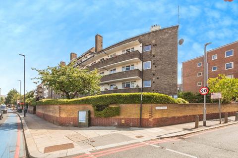 1 bedroom flat for sale, Chalmers House, York Road, London, SW11