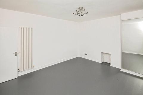 1 bedroom flat for sale, Chalmers House, York Road, London, SW11