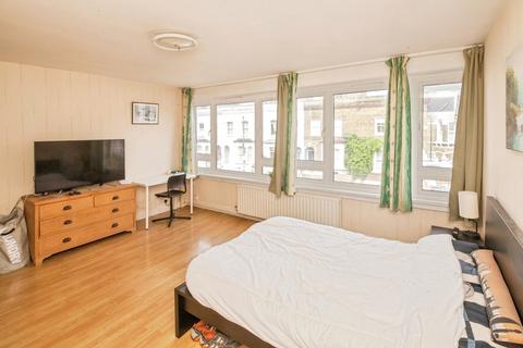 3 bedroom flat for sale, McKiernan Court, Shuttleworth Road, Battersea, London, SW11