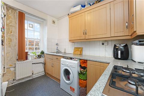2 bedroom flat for sale, Albion Avenue, London, SW8