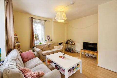 3 bedroom flat for sale, Stockwell Gardens, London, SW9