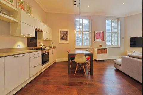 2 bedroom flat for sale, St. John's Road, London, SW11