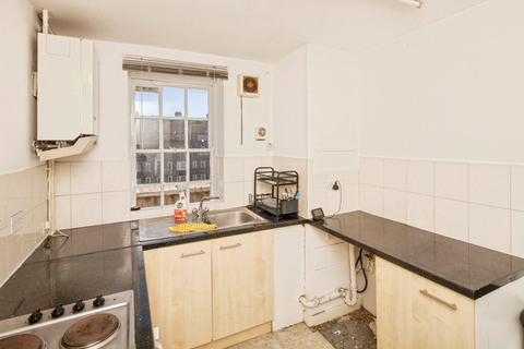 Albion Avenue, London, SW8