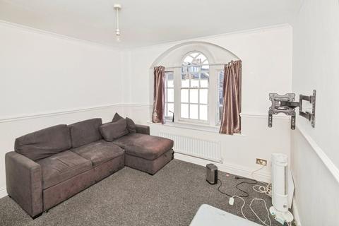 2 bedroom flat for sale, Albion Avenue, London, SW8