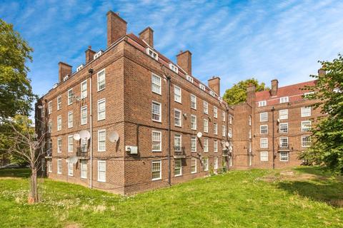 Albion Avenue, London, SW8