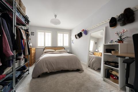 1 bedroom ground floor flat for sale, Abersham Road, E8