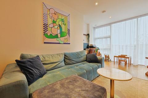 2 bedroom flat for sale, Juniper Drive, London, SW18