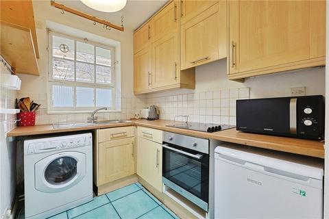 3 bedroom flat for sale, Vicarage Crescent, Battersea, London, SW11