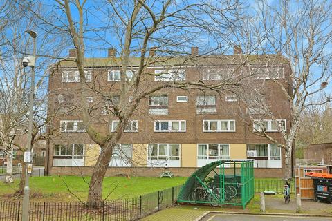 4 bedroom flat for sale, Batten Street, London, SW11