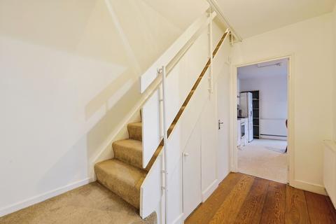 4 bedroom flat for sale, Batten Street, London, SW11