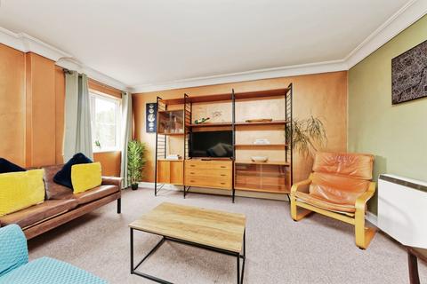 2 bedroom flat for sale, Rosiers Court, 46 St. Dunstans Street, Canterbury, CT2