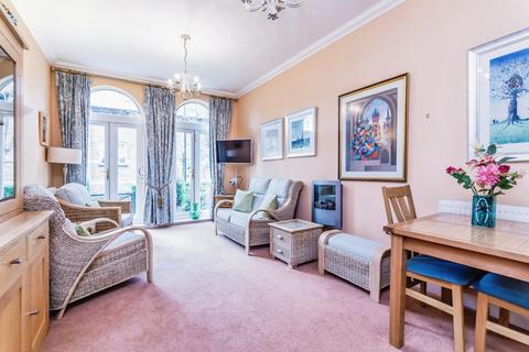 1 bedroom flat for sale, Coldstream Road, Caterham, Surrey, CR3
