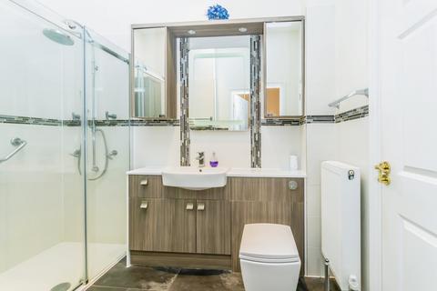 1 bedroom flat for sale, Coldstream Road, Caterham, Surrey, CR3