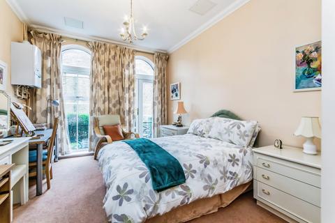 1 bedroom flat for sale, Coldstream Road, Caterham, Surrey, CR3