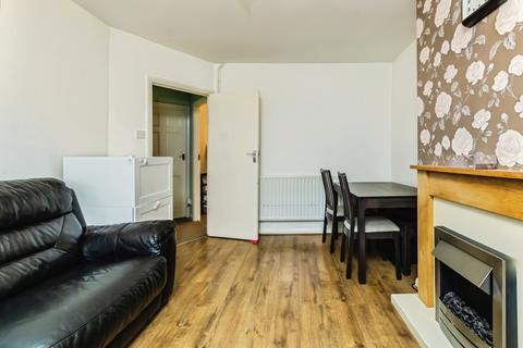 2 bedroom maisonette for sale, Coulsdon Road, Caterham, Surrey, CR3