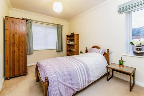 2 bedroom flat for sale, Caterham Lodge, Stafford Road, Caterham, Surrey, CR3