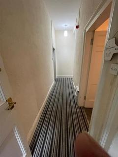 2 bedroom property to rent, Chorley New Road, Bolton