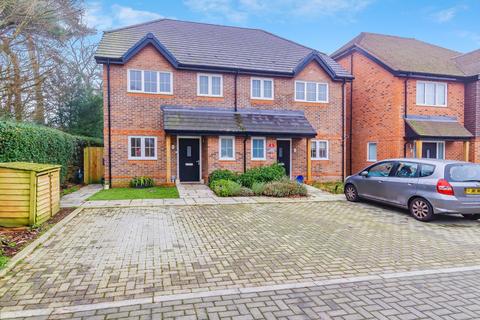 Gatiers Lane, Caterham, Surrey, CR3